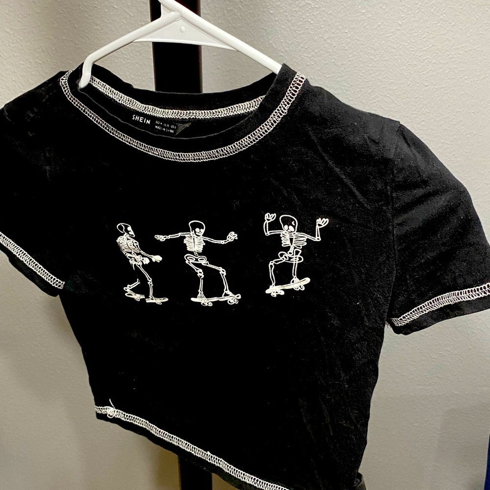 Shein Womens Skeleton Skateboarding Baby Tee Sz M Black and White Fast Shipping